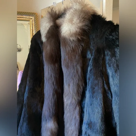 Vintage fur coat - Picture 1 of 11